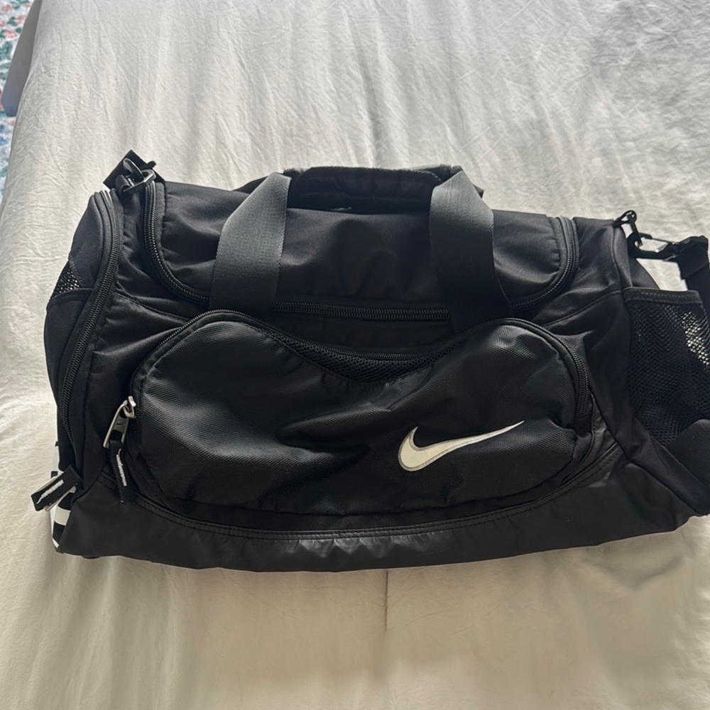 Nike Black Duffel Bag Durable Athletic Design